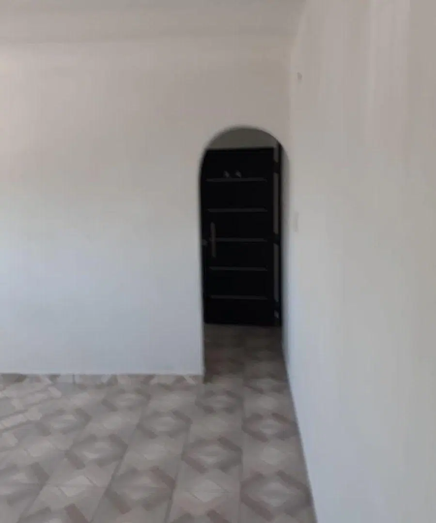 ALQUILER. PH DE 2 AMB EN 1° PISO X ESCALERA S/ AVENIDA. S/EXPENSAS 3