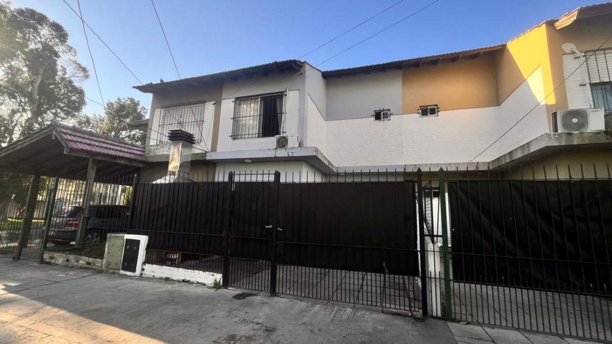 Foto de VENTA. APTO CREDITO. HERMOSO DUPLEX 4 AMB CON COCHERA Y PATIO, imagen 1