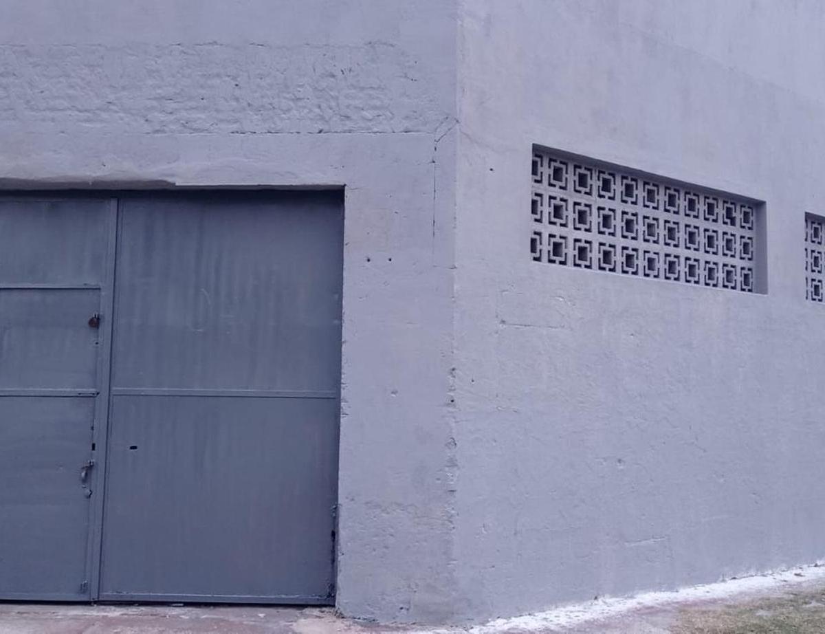Galpón en Esquina - Caseros 1