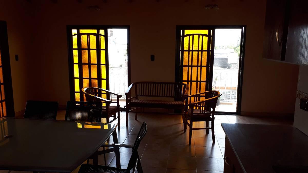 Foto de Casa con local comercial en Gonzalez Catan, imagen 2