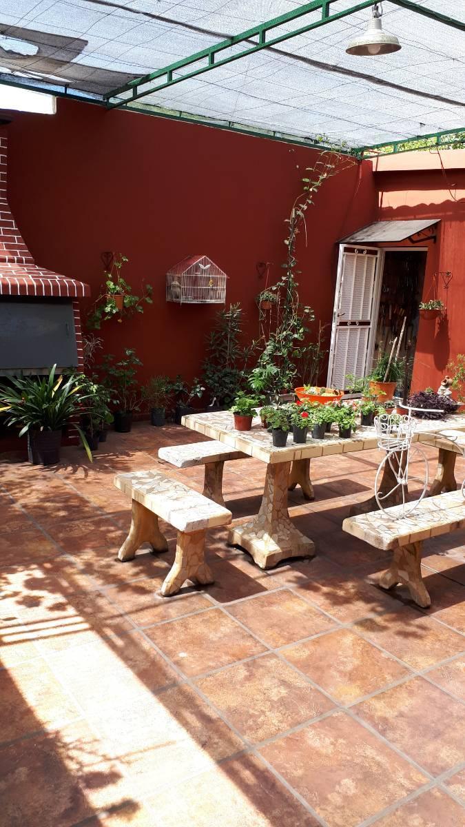 Foto de Casa con local comercial en Gonzalez Catan, imagen 5