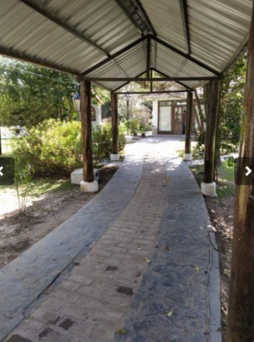 IMPECABLE CASA QUINTA EN GONZÁLEZ CATÁN, EN VENTA