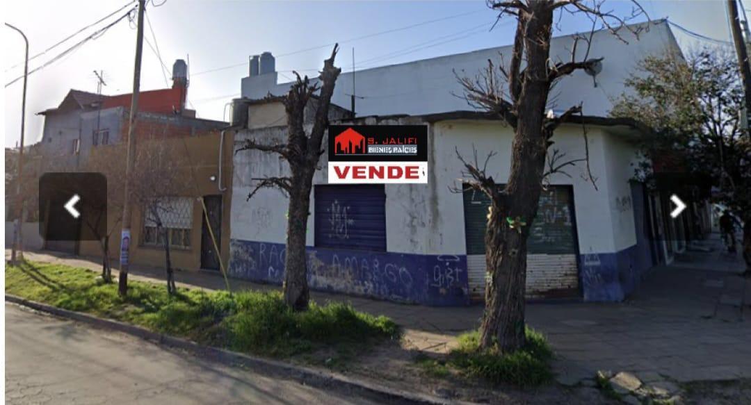 En venta... Casa con locales en González Catán