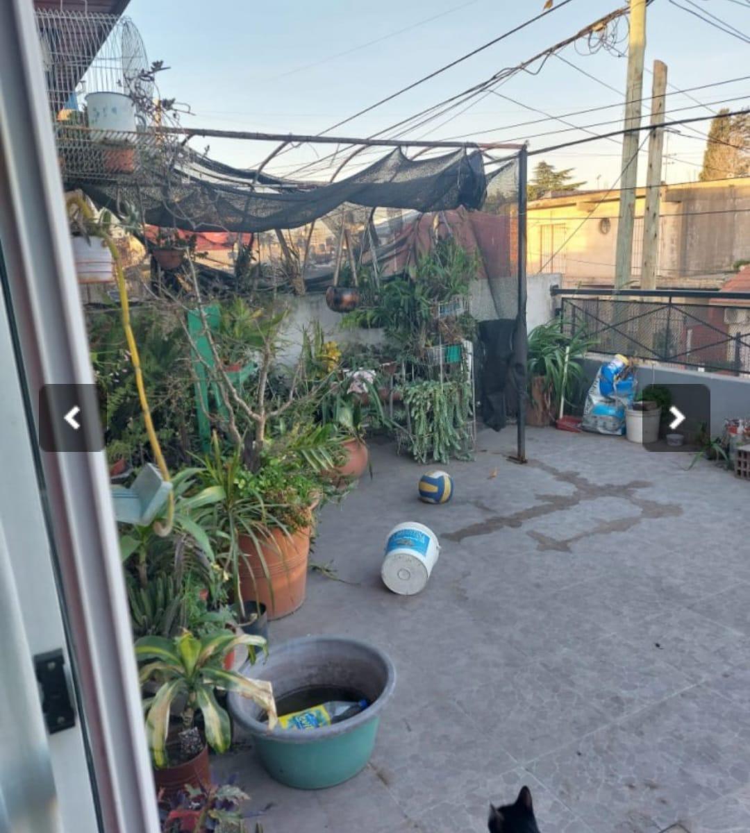 Foto de CASA CON IMPORTANTE LOCAL, EN GONZÁLEZ CATÁN, imagen 3