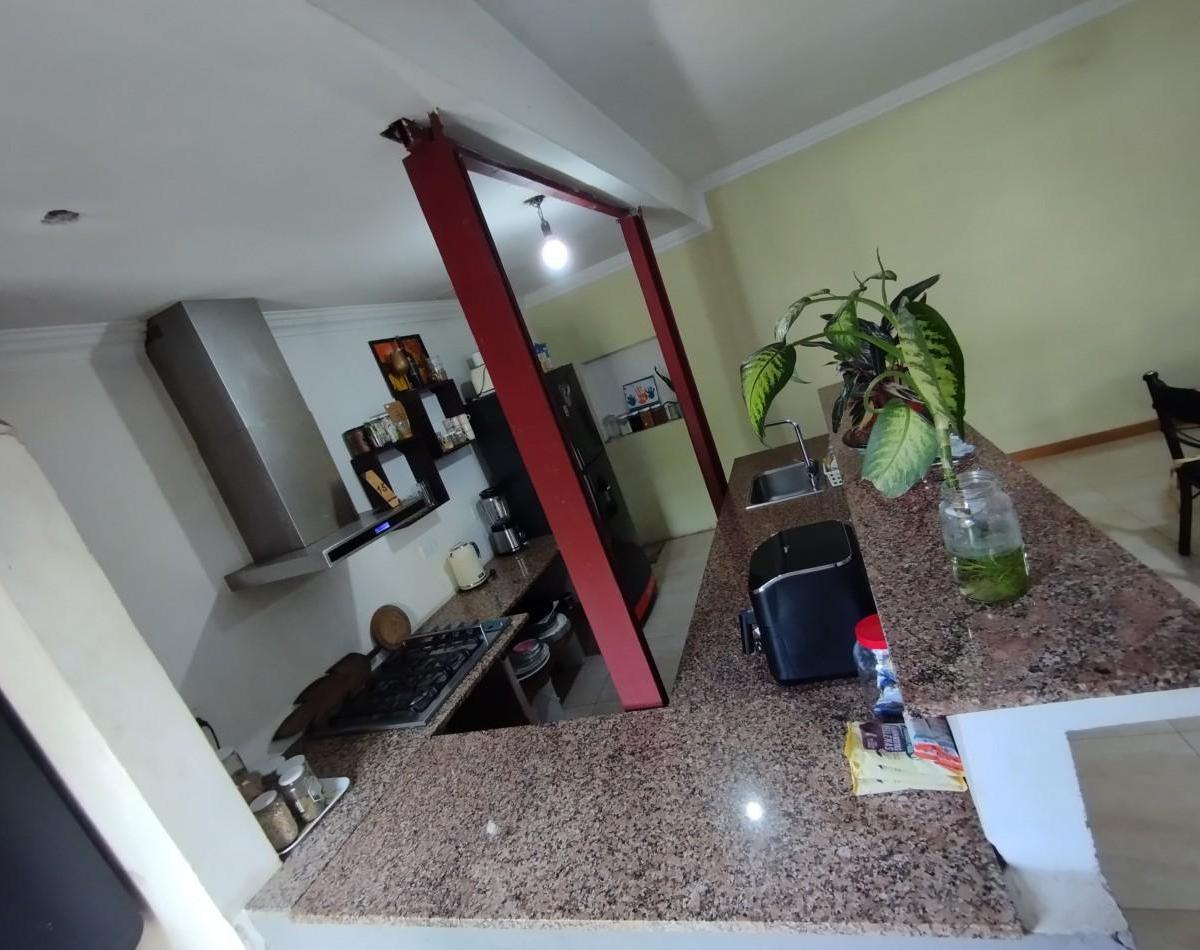 CASA 5 AMB. EN VIRREY DEL PINO