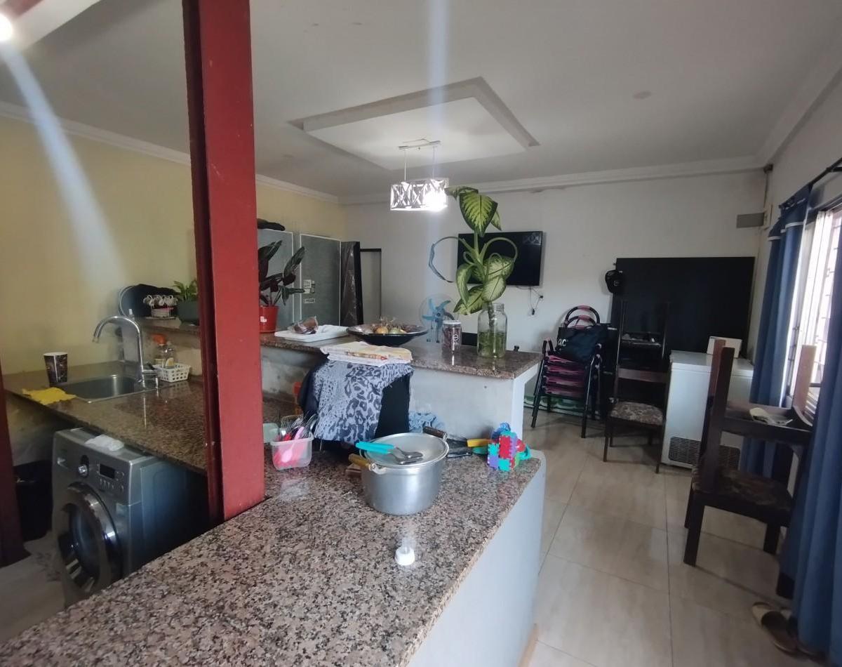 Foto de CASA 5 AMB. EN VIRREY DEL PINO, imagen 3