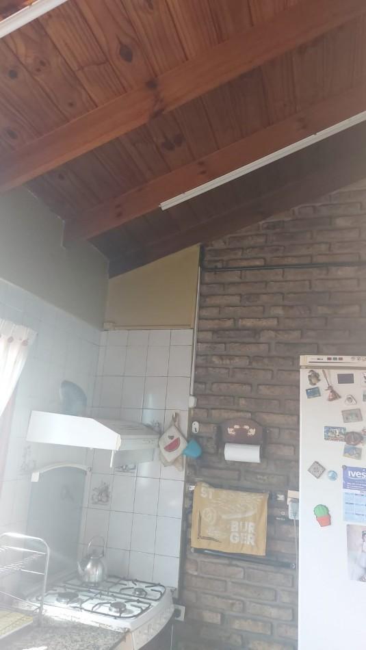 Propiedad Multifamiliar, Dos Locales, un Departamento y Una Casa en Planta Alta 5