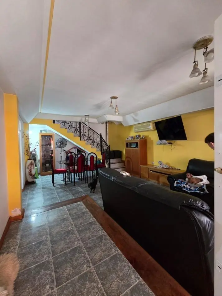 VENTA CASA MULTIFAMILIAR Y  LOCAL COMERCIAL  EN GONZALEZ CATAN 3