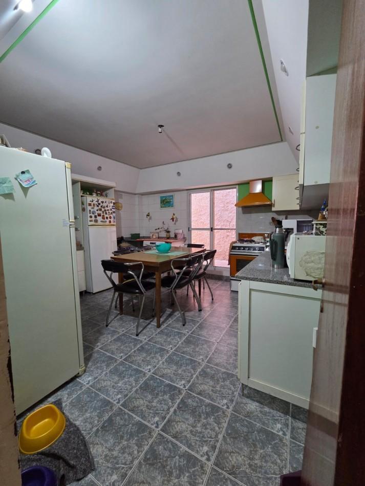 VENTA CASA MULTIFAMILIAR Y  LOCAL COMERCIAL  EN GONZALEZ CATAN