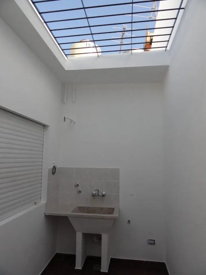 VENTA CASA CON LOCAL - GONZALEZ CATAN 5