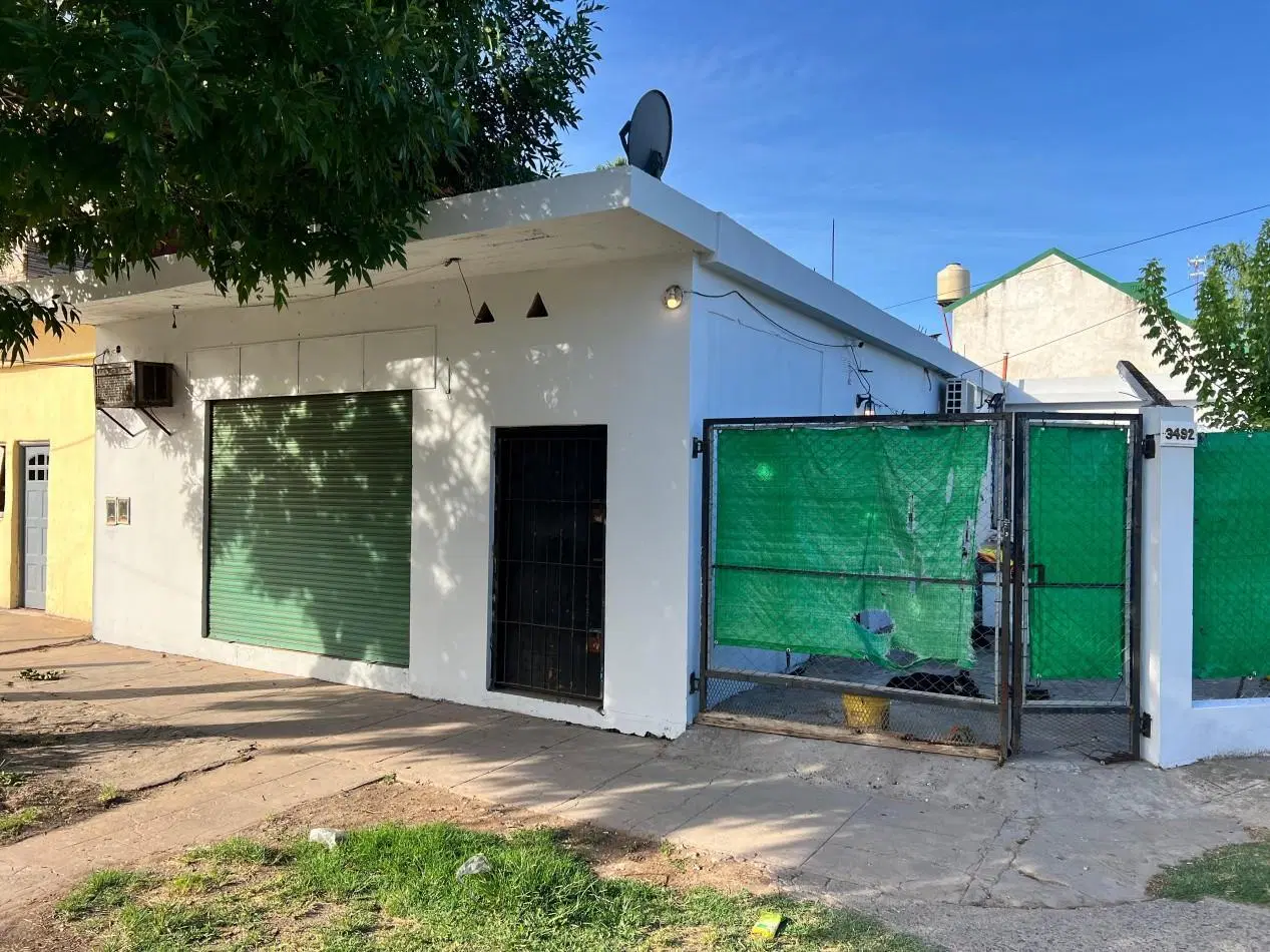 VENTA CASA CON LOCAL - GONZALEZ CATAN 3