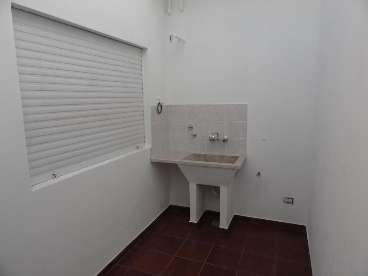 Foto de VENTA CASA CON LOCAL - GONZALEZ CATAN, imagen 4
