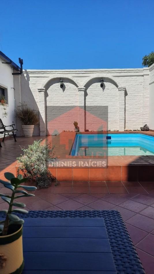 Foto de ESPECTACULAR CASA EN GONZALEZ CATAN, imagen 3