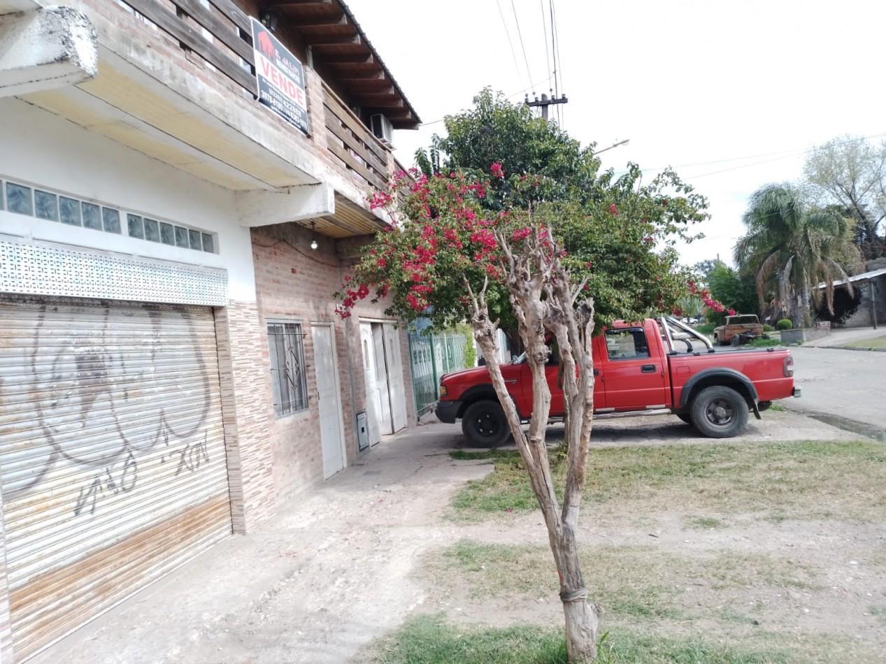 Foto de Casa 4 ambientes y 4 Locales, Gonzalez Catan., imagen 3