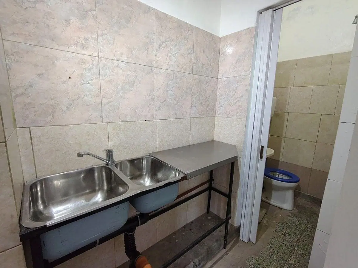 LOCAL COMERCIAL EN ALQUILER SOBRE AV. ESPORA – BURZACO 5