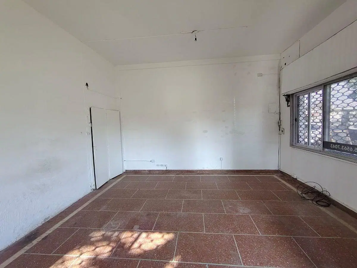 LOCAL COMERCIAL EN ALQUILER SOBRE AV. ESPORA – BURZACO 1