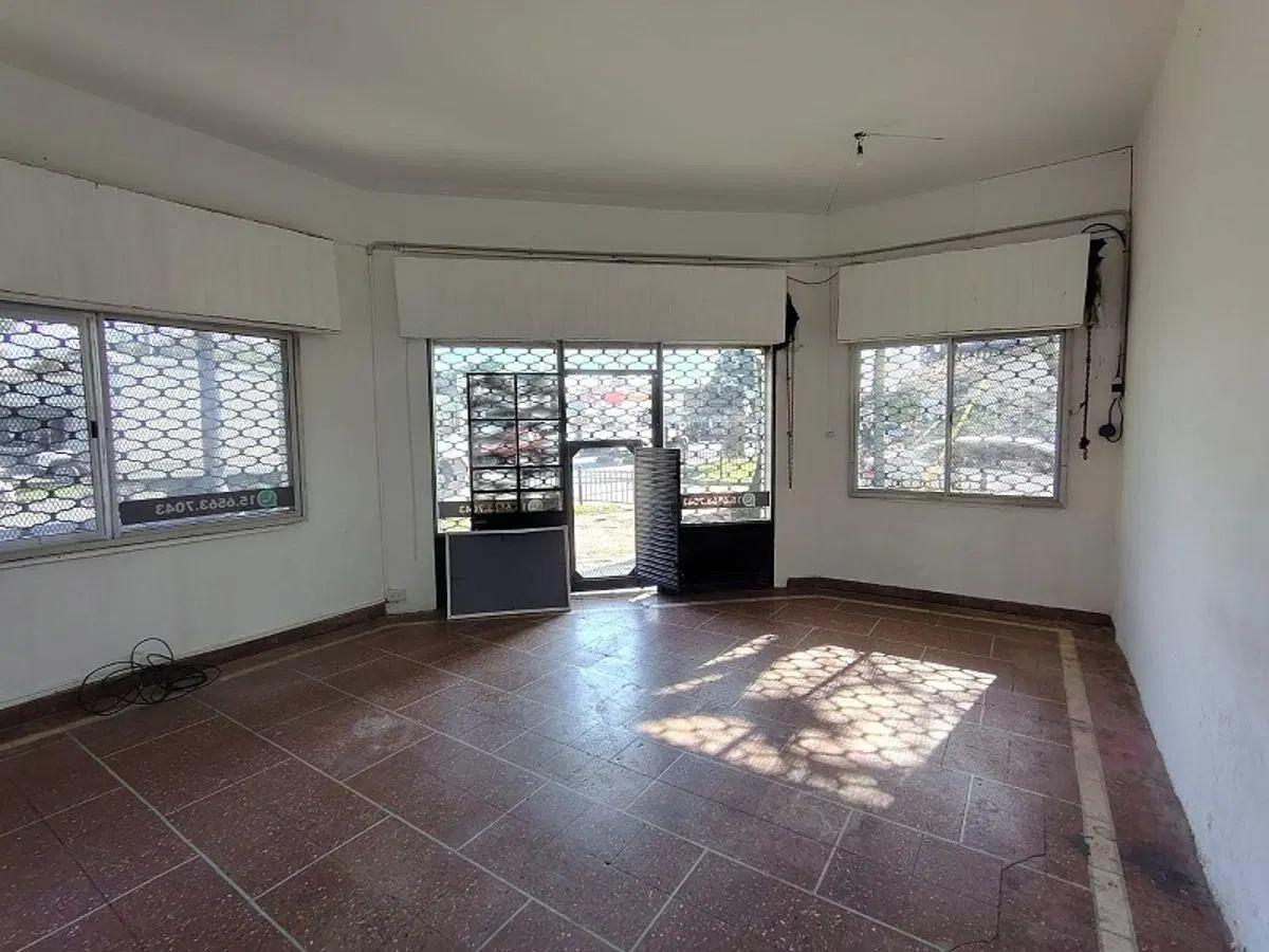 LOCAL COMERCIAL EN ALQUILER SOBRE AV. ESPORA – BURZACO 2