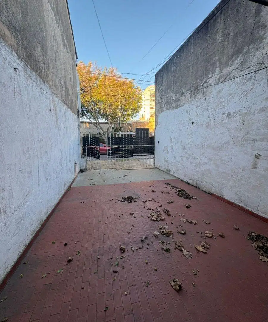 DEPTO. DOS AMBIENTES CON COCHERA 2