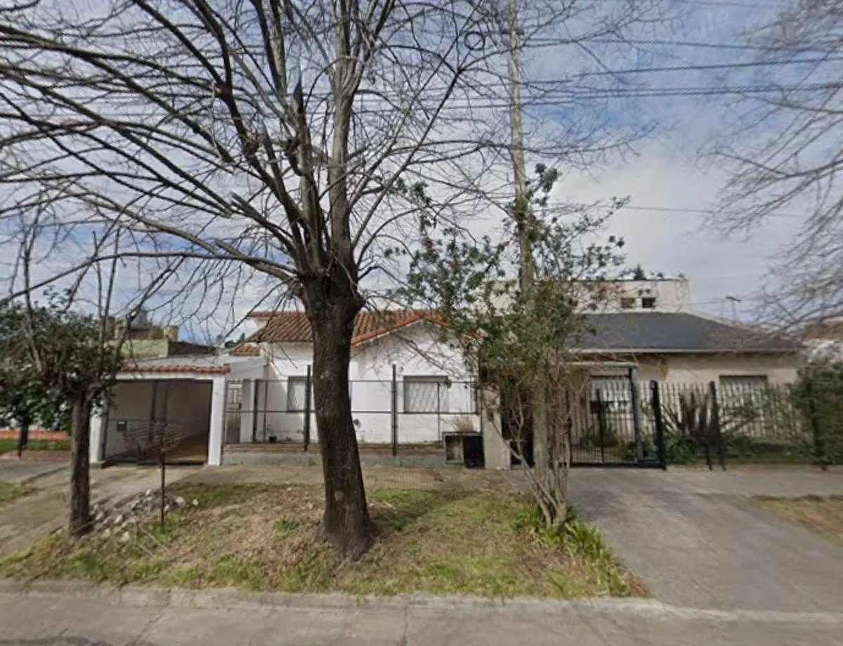 CASA EN ALQUILER EN BURZACO – EXCELENTE UBICACIÓN 1