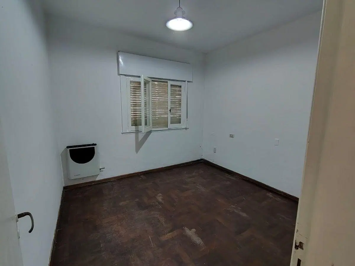 CASA EN ALQUILER EN BURZACO – EXCELENTE UBICACIÓN 4