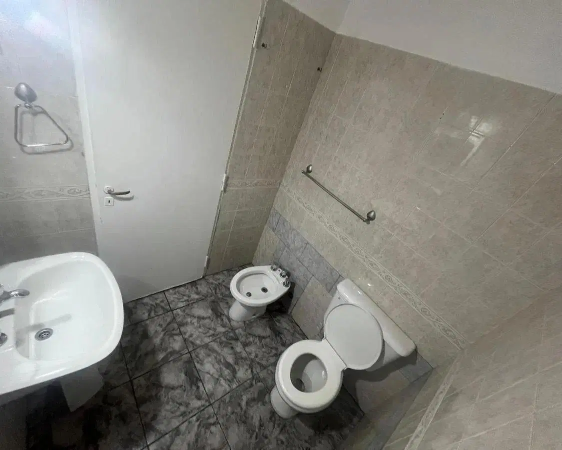 DEPTO. PH EN VENTA EN REMEDIOS DE ESCALADA 8