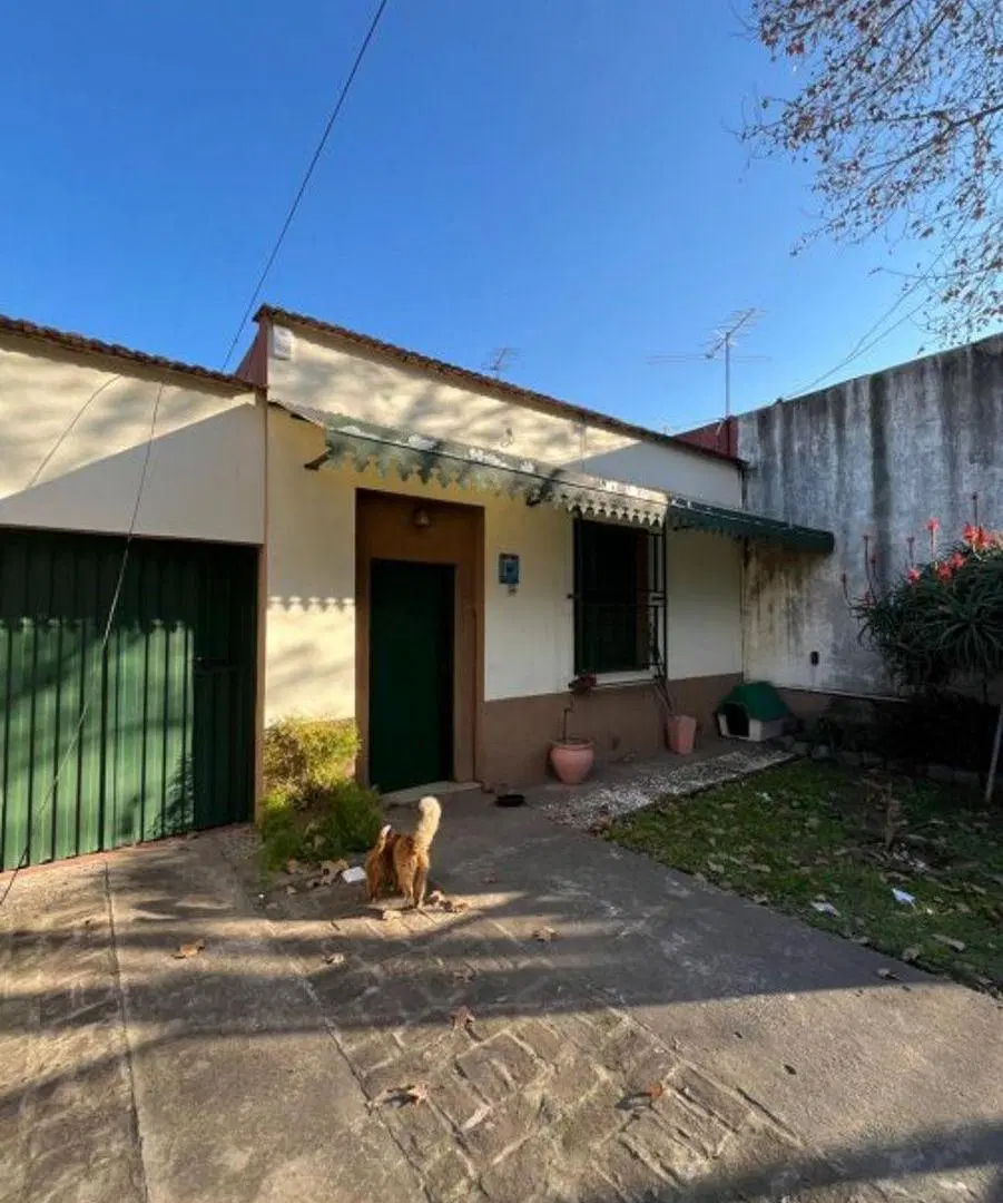 CASA CON PARQUE EN VENTA EN REMEDIOS DE ESCALADA 1