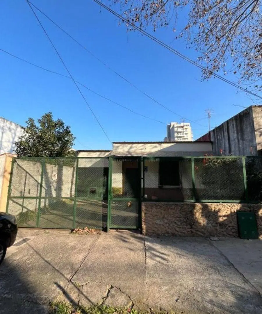 CASA CON PARQUE EN VENTA EN REMEDIOS DE ESCALADA 2