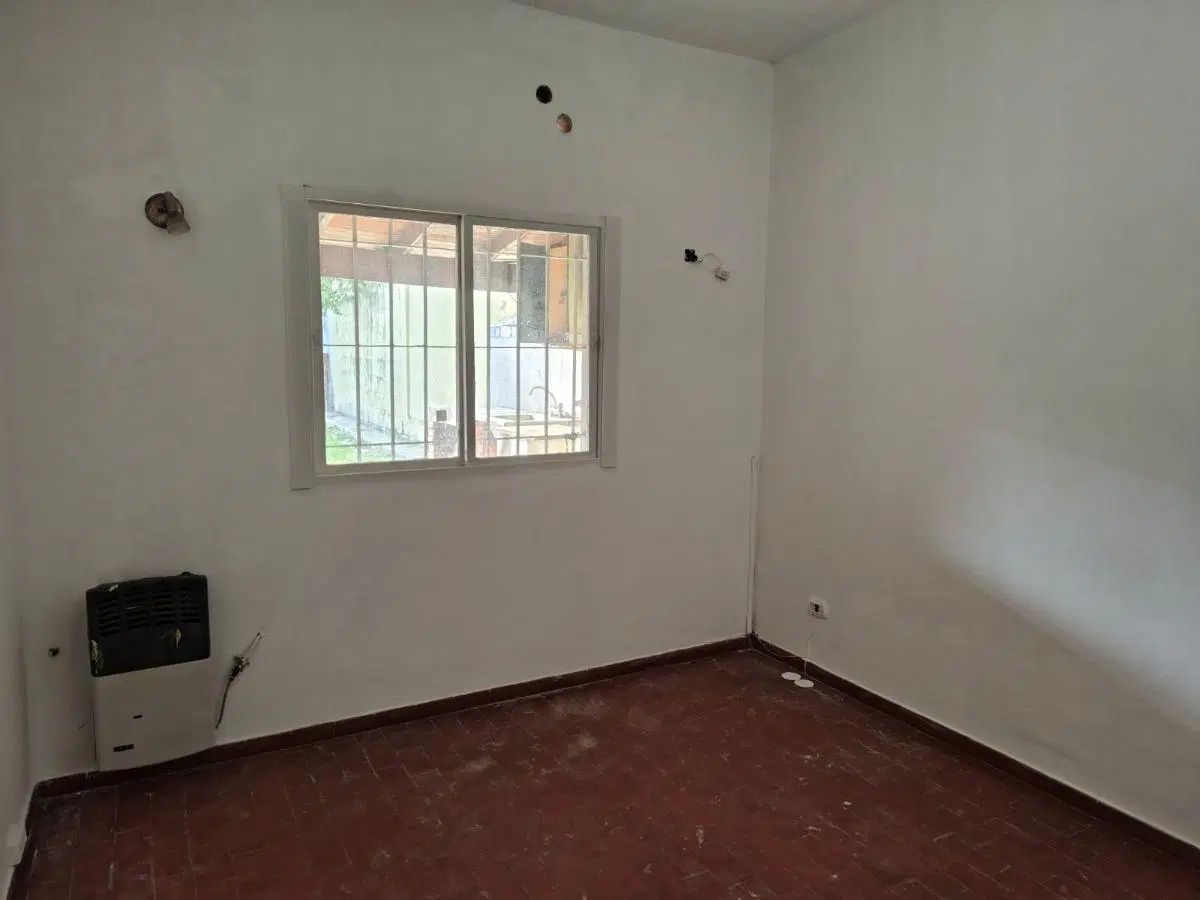CASA EN ALQUILER EN MONTE GRANDE 1