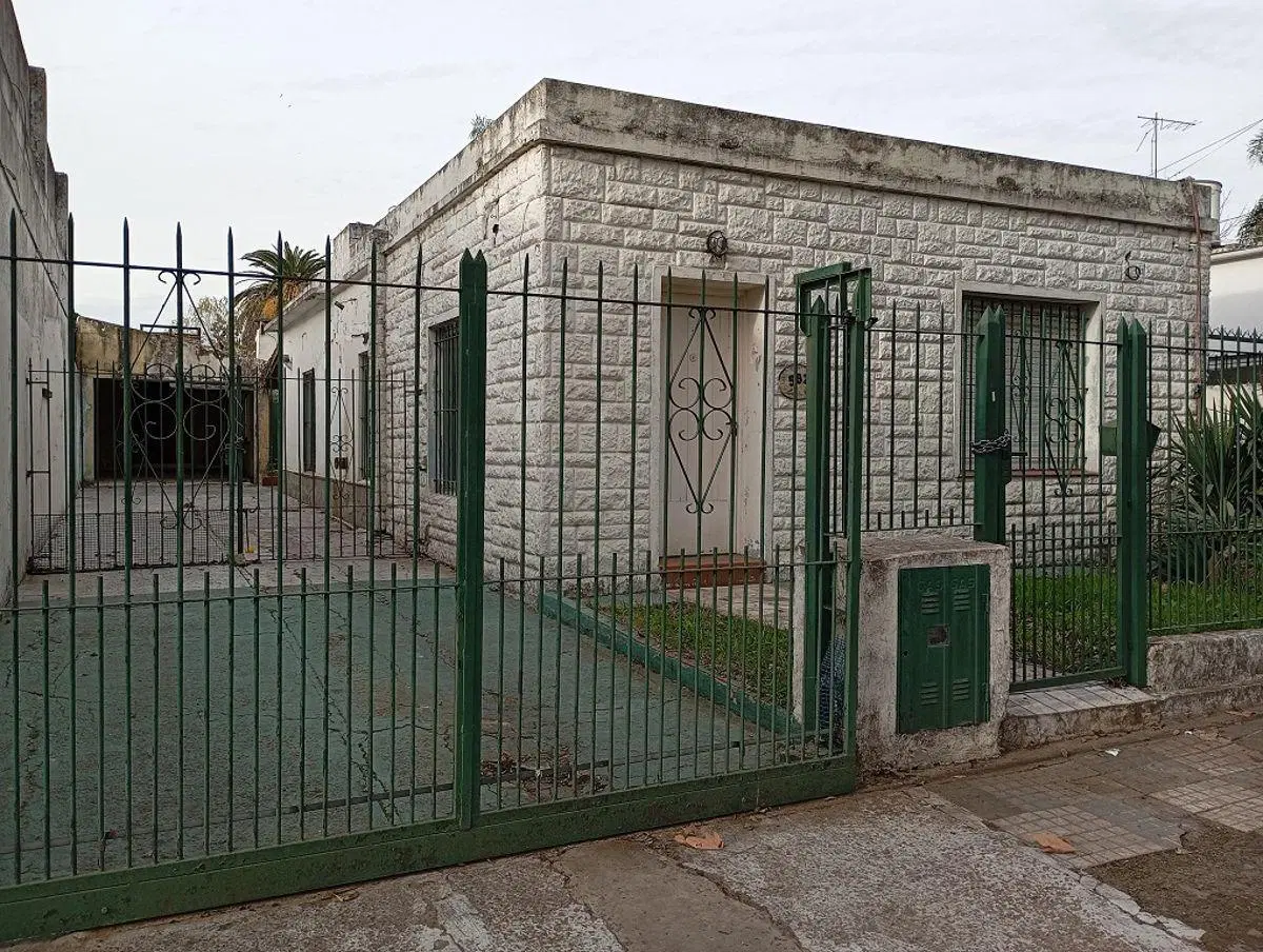CASA EN ALQUILER EN MONTE GRANDE 2
