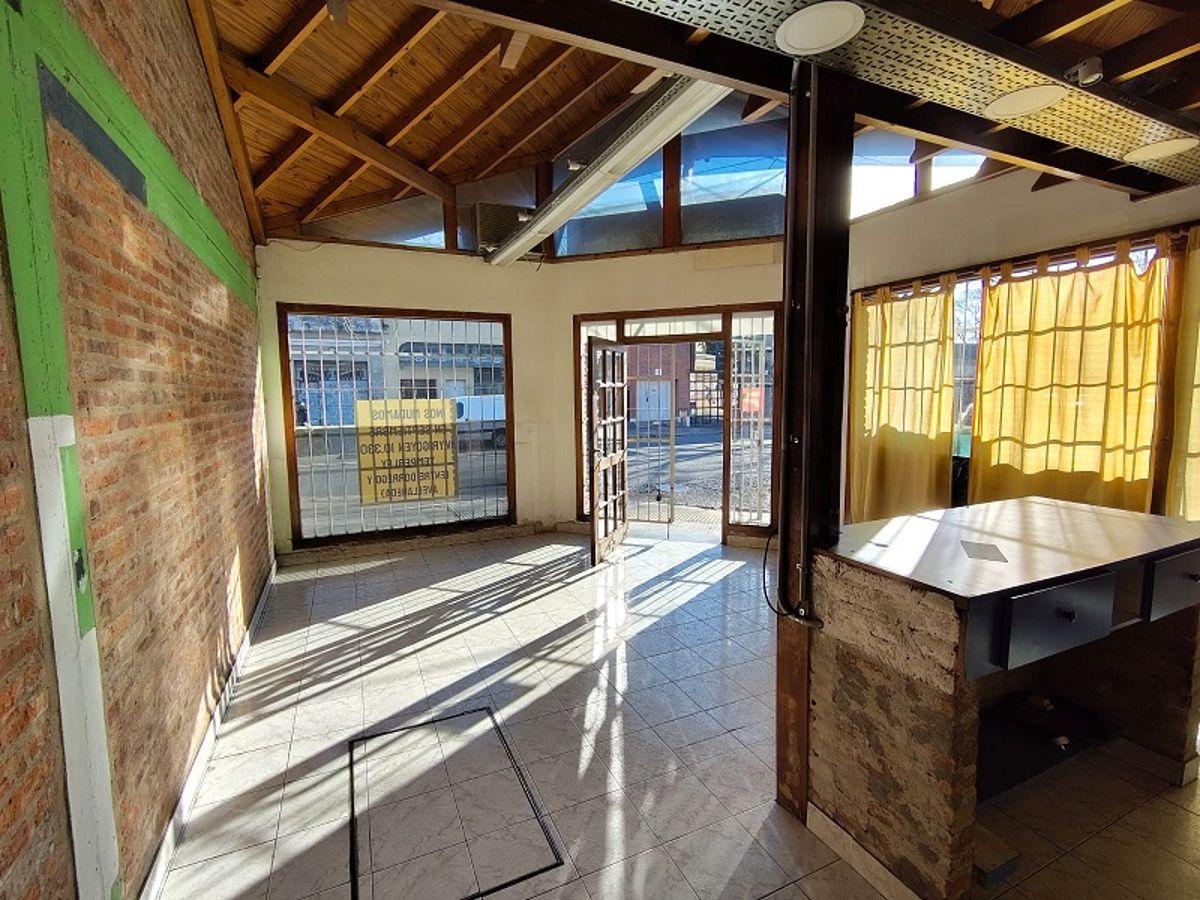 Foto de LOCAL EN ALQUILER – EXCELENTE ESQUINA EN TEMPERLEY, imagen 3
