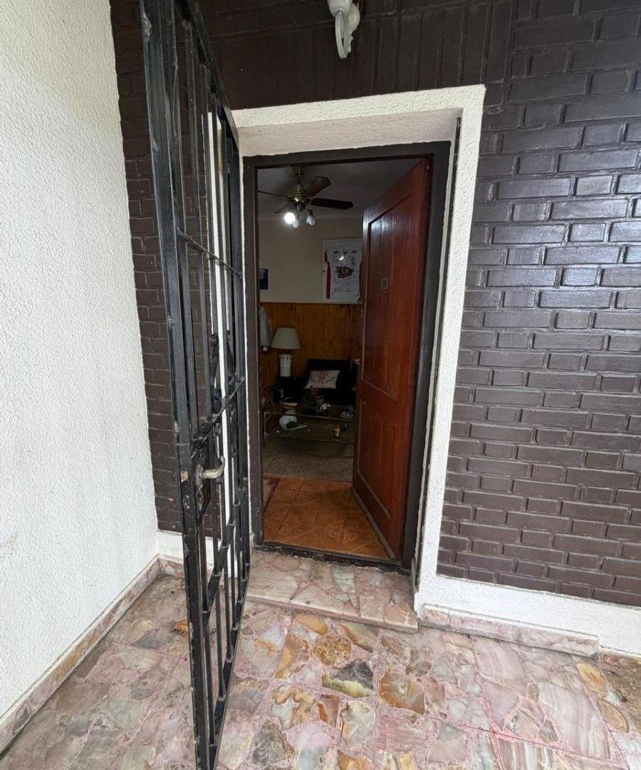 Foto de Casa 4 ambientes en venta con departamento de 2 ambientes al fondo, imagen 4