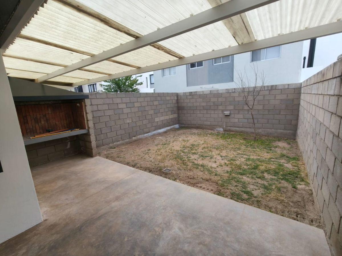 VENTA DUPLEX EN PRADOS DE MANANTIALES / 3 DORMITORIOS