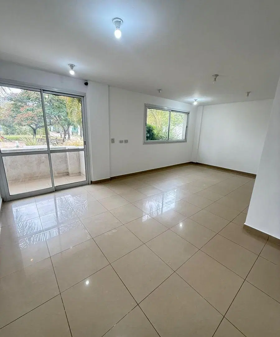 ALQUILER ! Departamento 3 Dormitorios con balcón y cochera 3