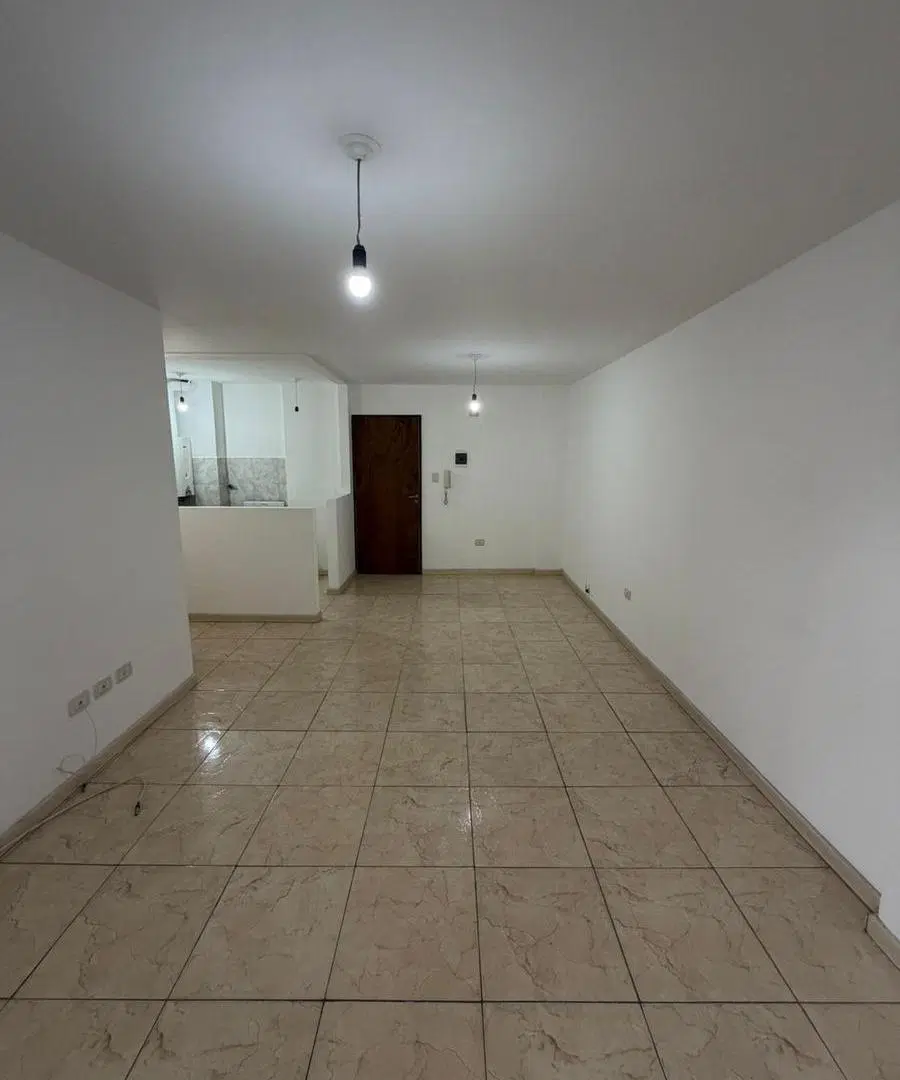 ALQUILO DEPTO 1 DOR.  CON BALCON  A MTRS CIUDAD UNIV. 4
