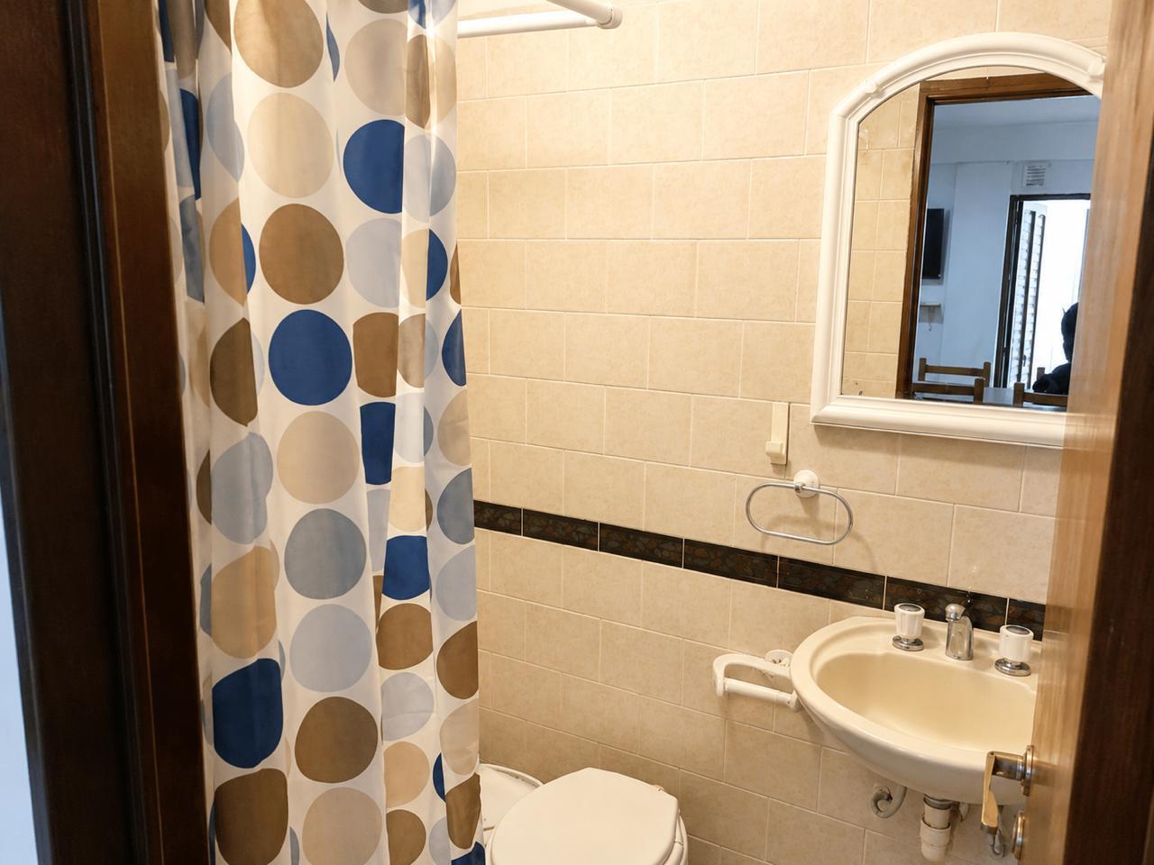 Foto de Departamento en Venta 1 dormitorio Planta Baja con Patio a mts Plaza Colon., imagen 4