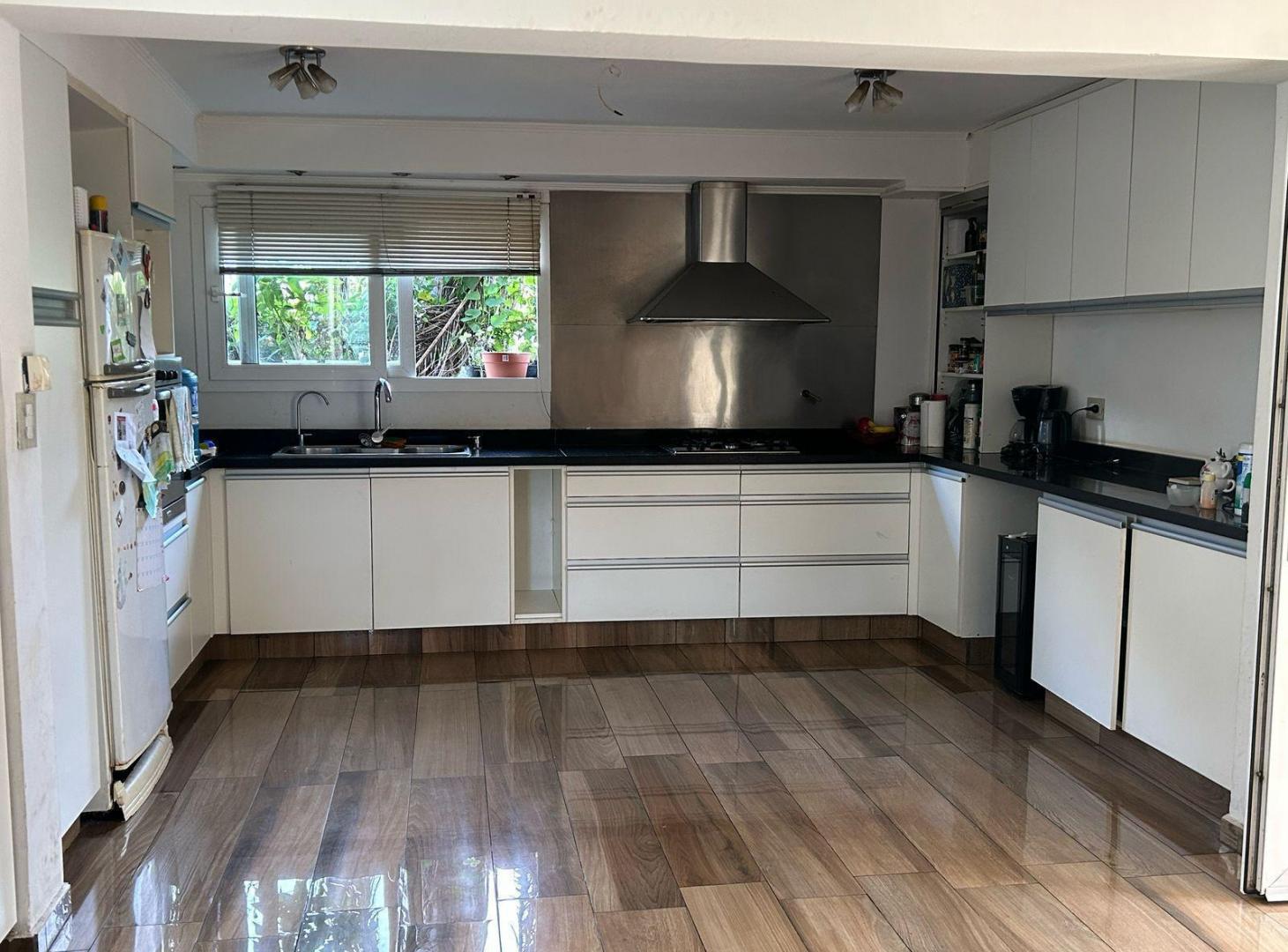 Foto de CASA TRES DORMITORIOS CON PILETA- BARRIO LA ESTAZUELA, imagen 3
