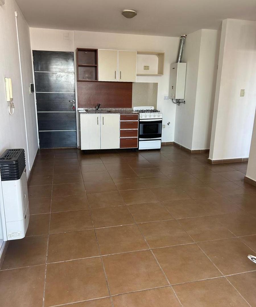 Foto de Departamento con Amplio Balcon sobre Bv San Juan, imagen 1