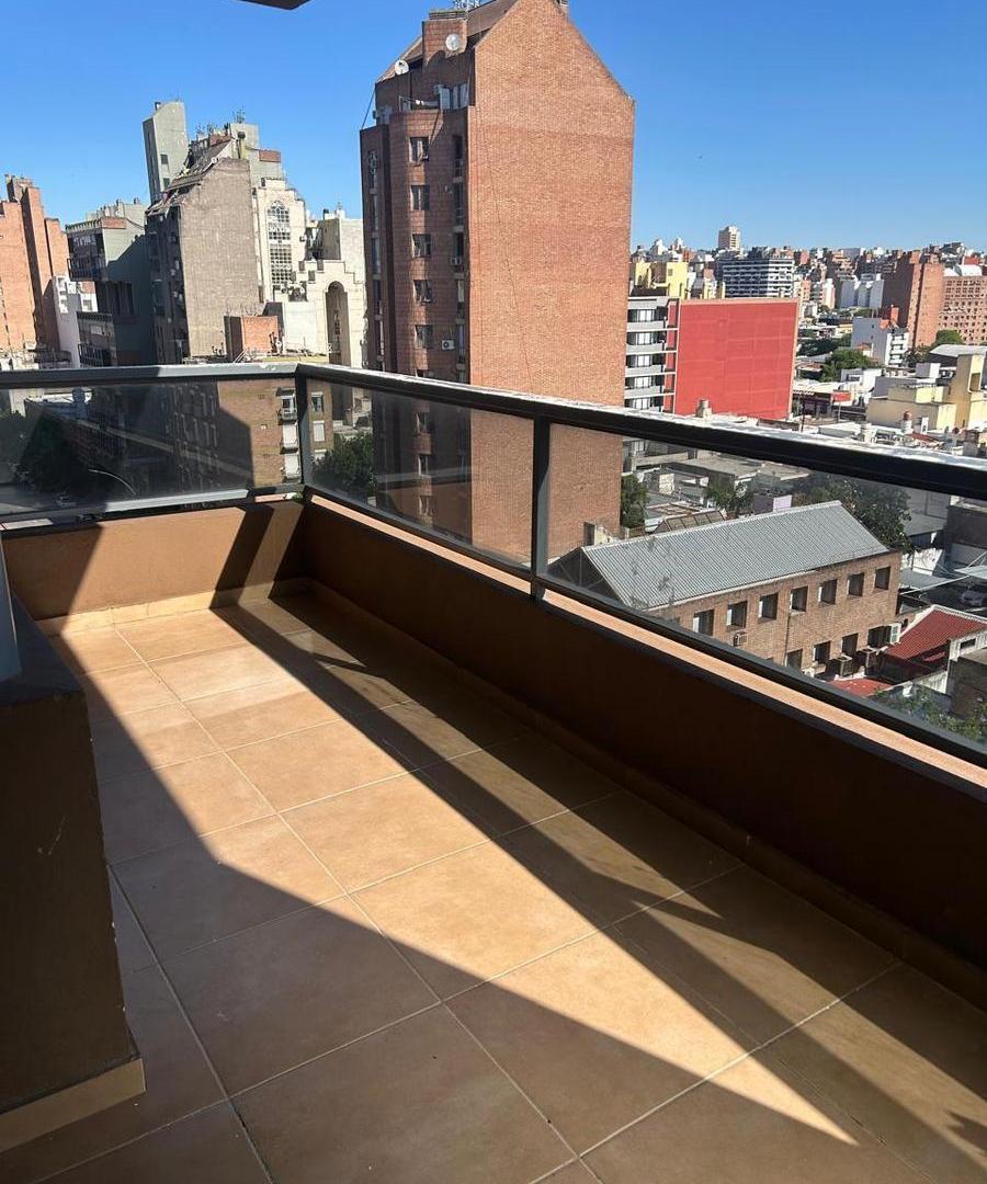 Foto de Departamento con Amplio Balcon sobre Bv San Juan, imagen 3