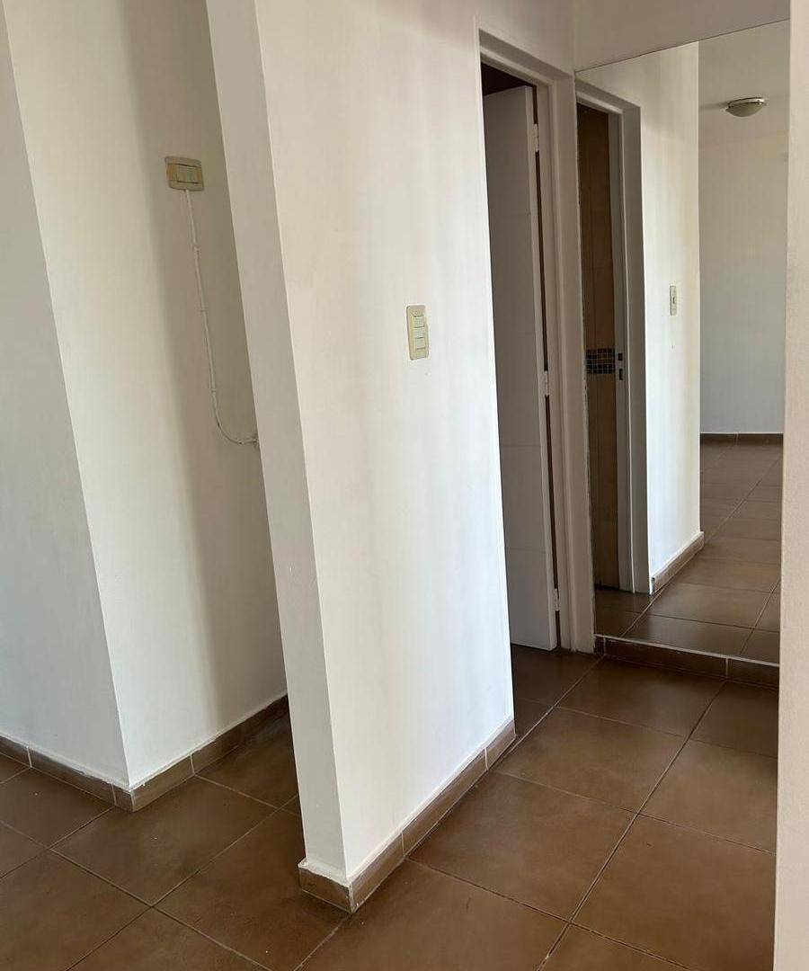 Foto de Departamento con Amplio Balcon sobre Bv San Juan, imagen 4