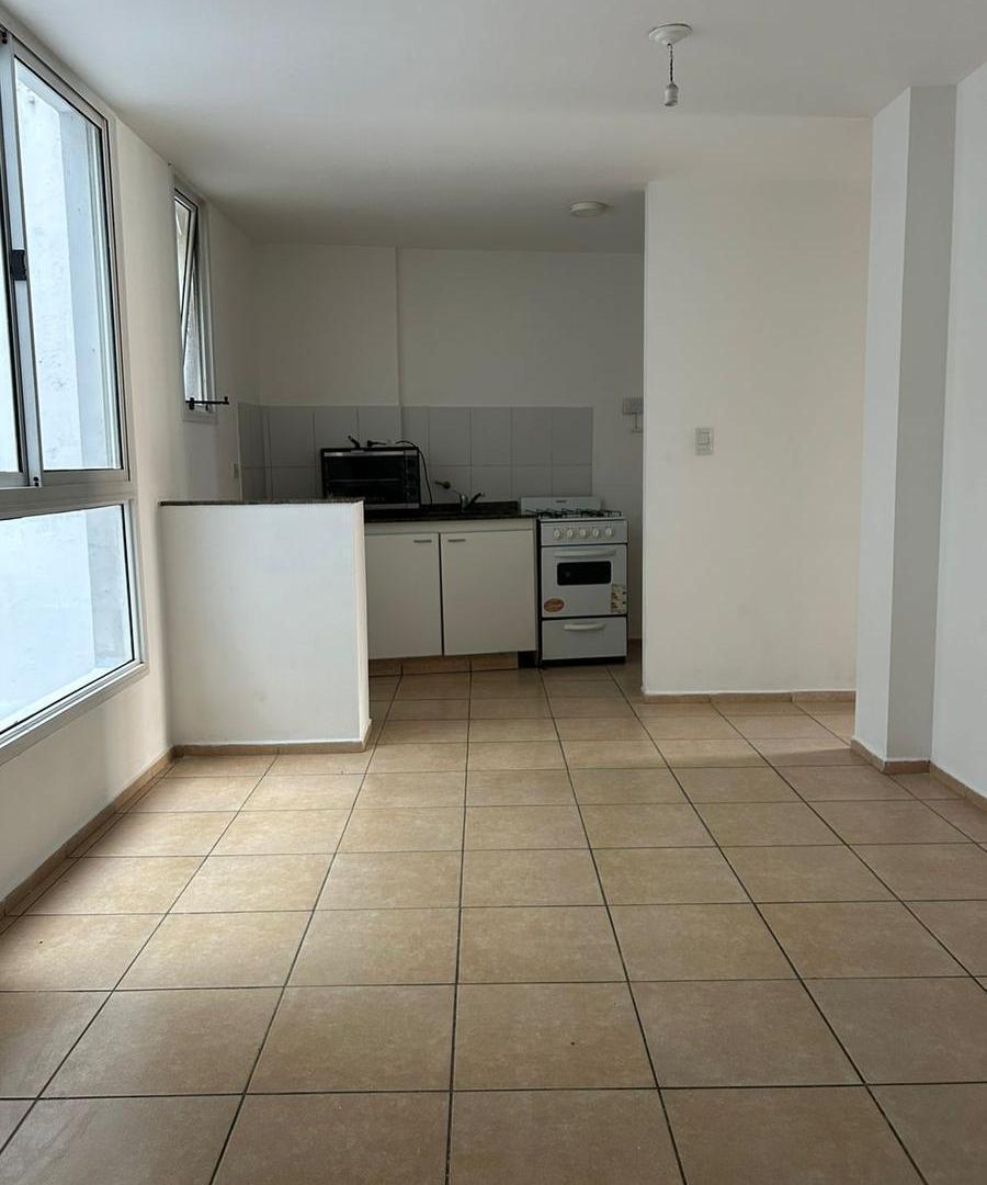 Foto de IMPERDIBLE ALQUILER DEPTO CON BALCON! EXELENTE UBICACION ZONA BARRIO, imagen 1