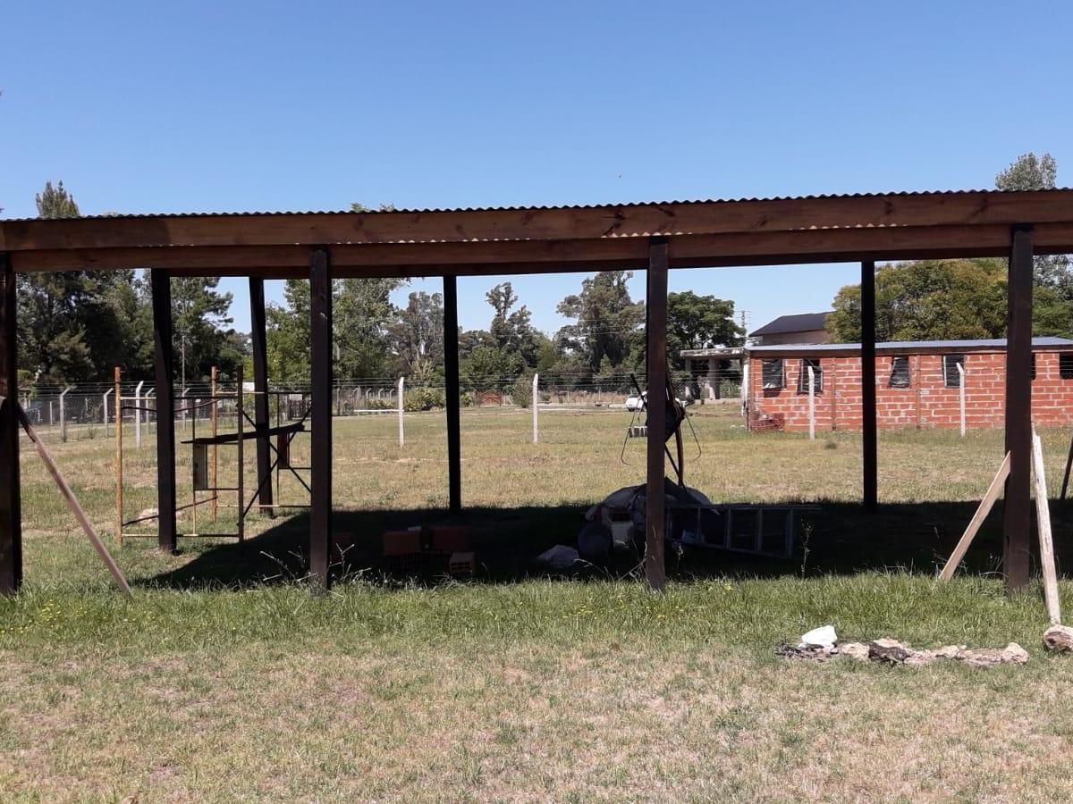 Lote con mejoras de 2500 m2
