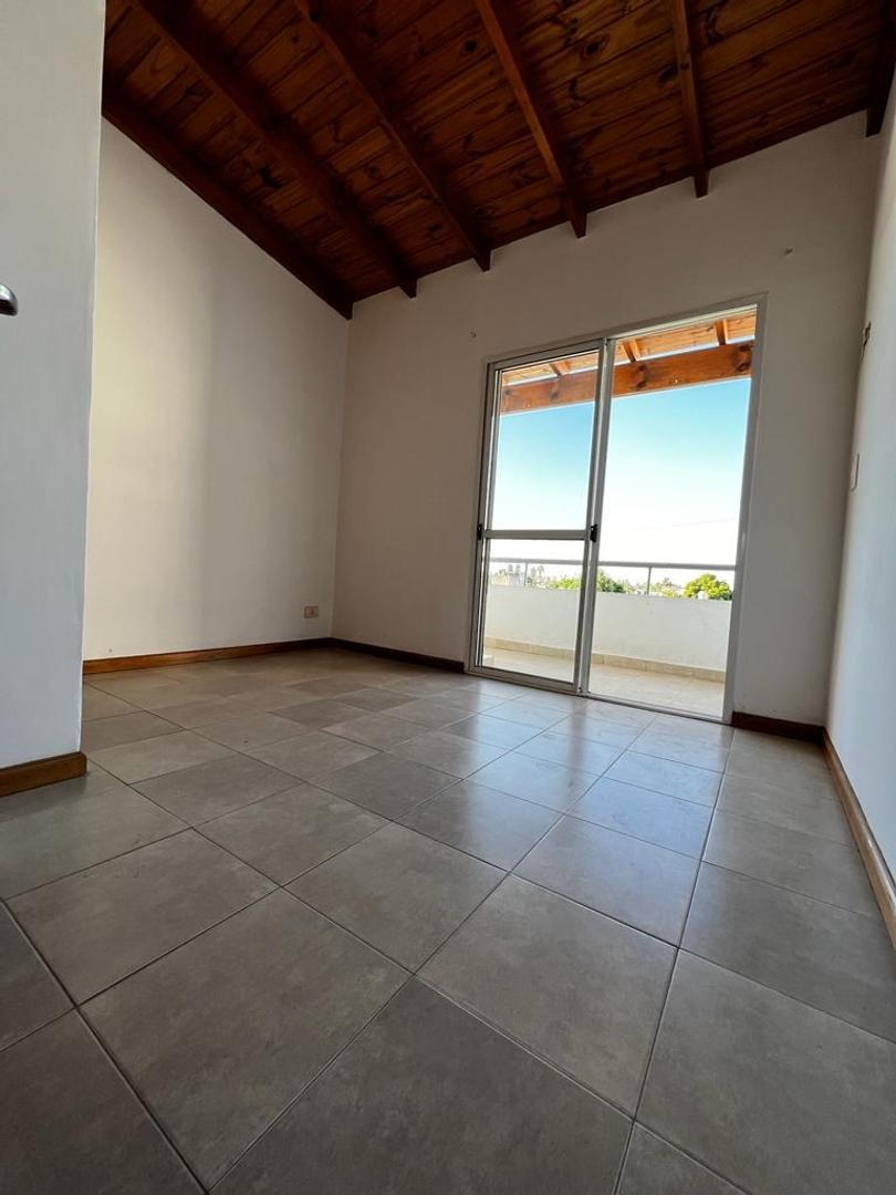 Departamento Dos Ambientes y 1/2. 5