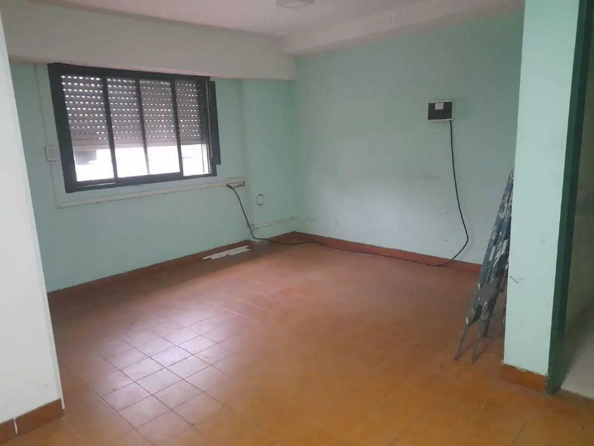 Bodega-Galpon con 350 m² en alquiler en La Tablada 2