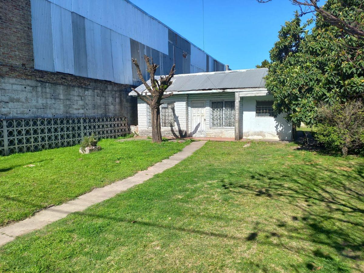 Foto de TERRENO COMERCIAL CON 2 VIVIENDAS Y MUCHO POTENCIAL, imagen 3
