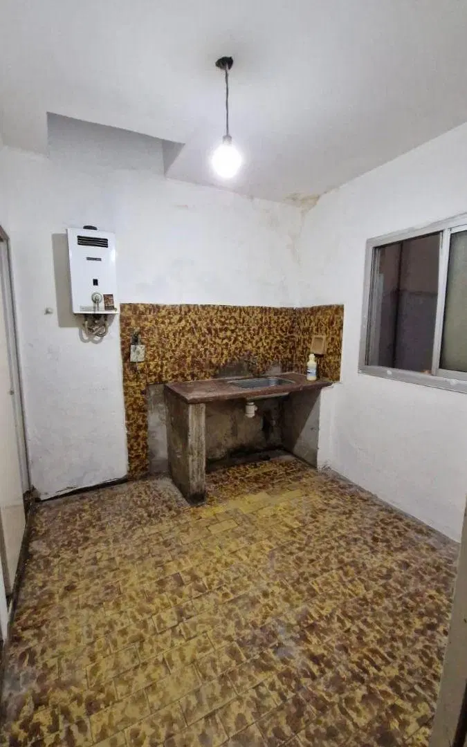 VENDO GALPÓN CON SALÓN COMERCIAL EN Bº CENTRO – CÓRDOBA 4