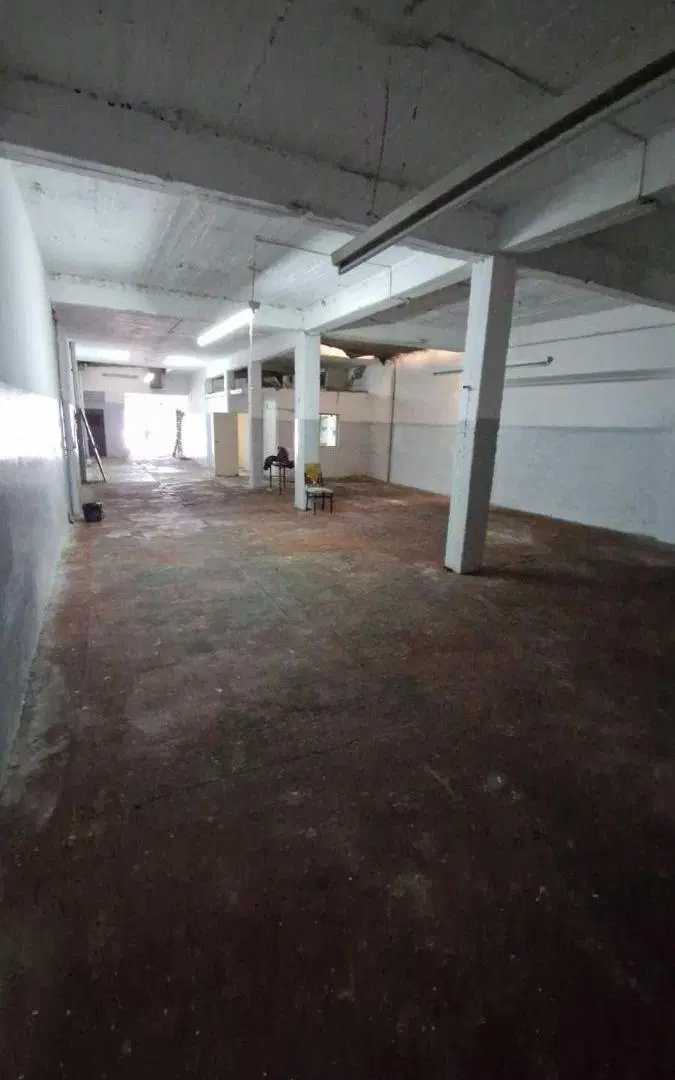 VENDO GALPÓN CON SALÓN COMERCIAL EN Bº CENTRO – CÓRDOBA 8