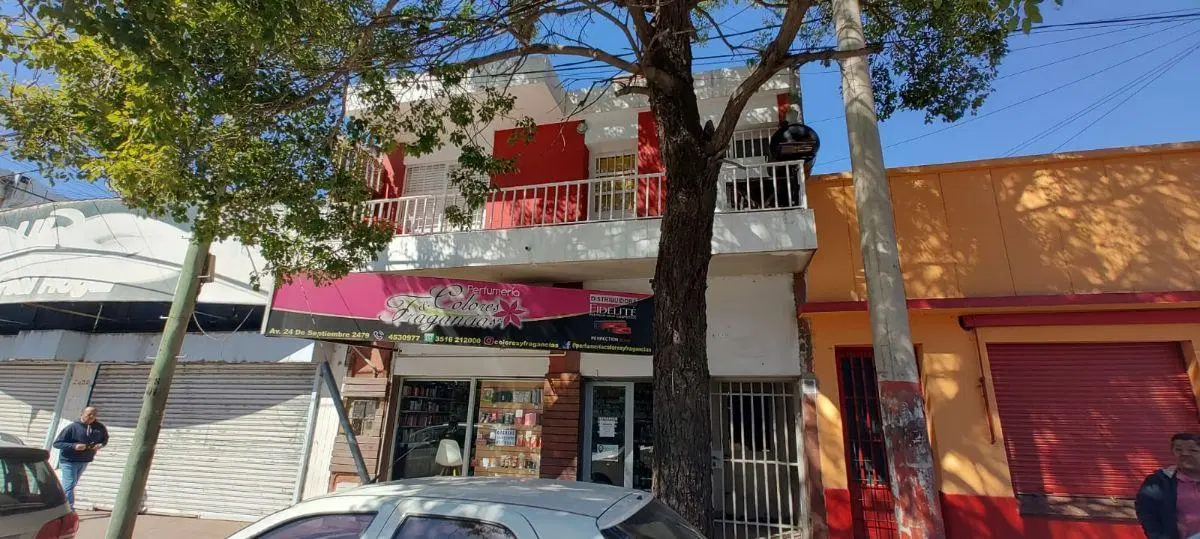 VENDO PH 1 DORM , S/24 DE SEPTIEMBRE B° YAPEYÚ 1