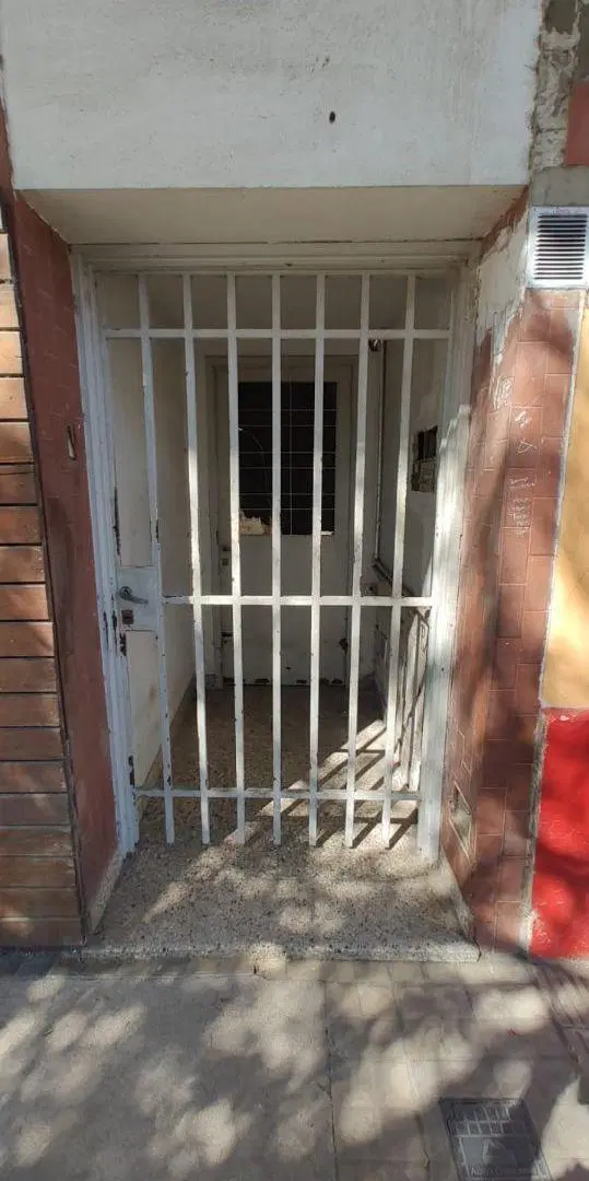 VENDO PH 1 DORM , S/24 DE SEPTIEMBRE B° YAPEYÚ 3