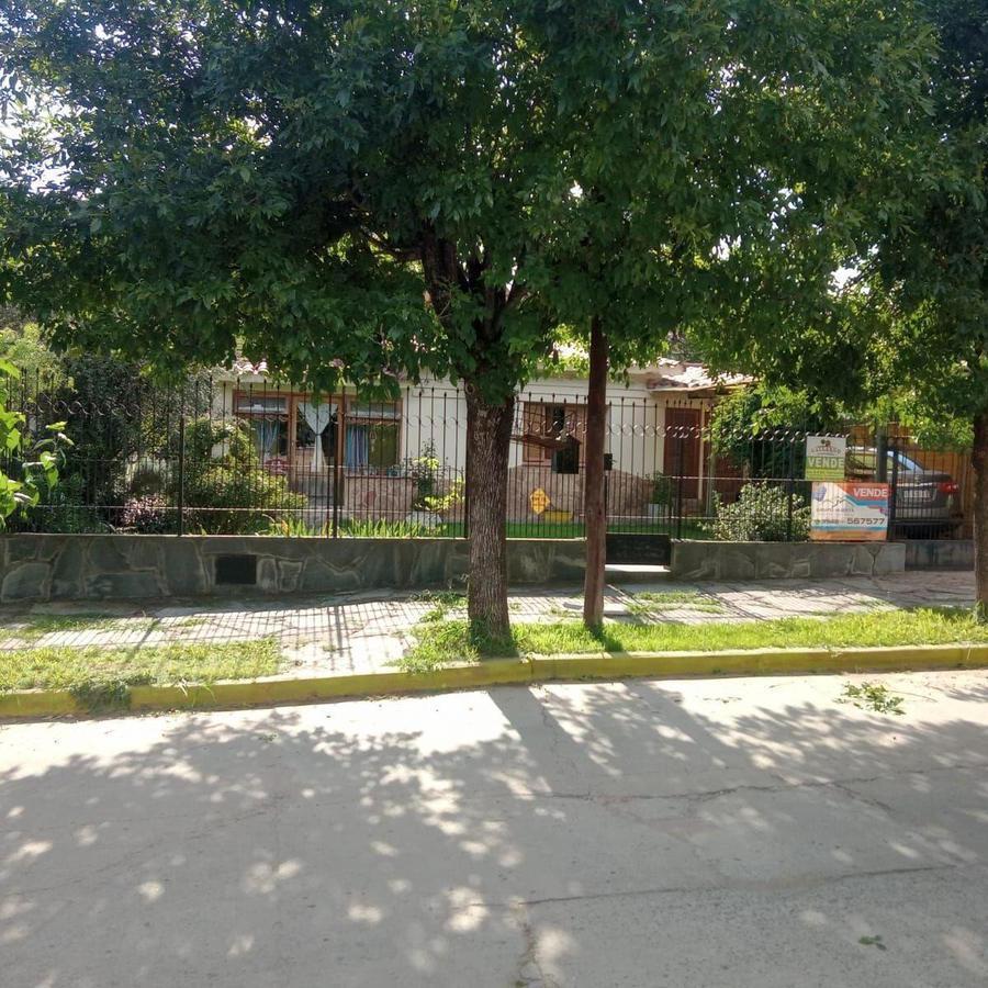 Casa en Venta de 3 Dorm. C/ Cochera en Villa Giardino 3