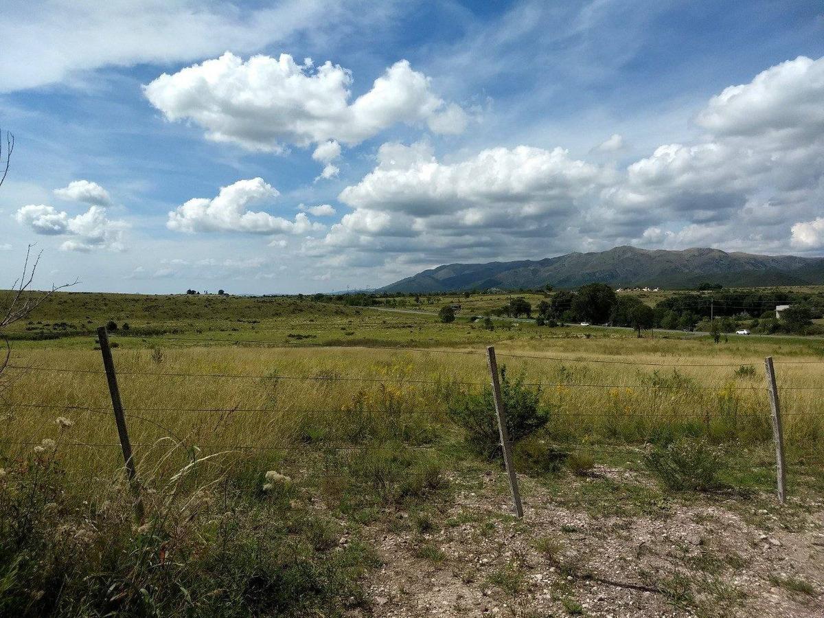 Venta Lotes Grandes en La Cumbre 3